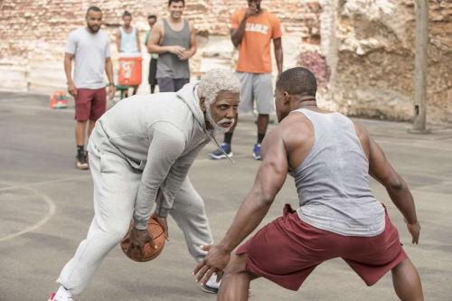 Uncle Drew, Film Basket yang Dibintangi oleh Kyrie Irving dan Shaq